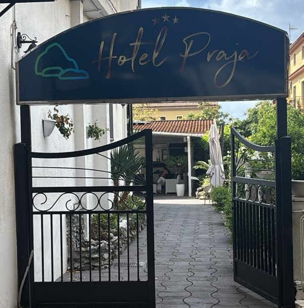 Hotel Praja